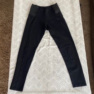 Bundle of 4 leggings